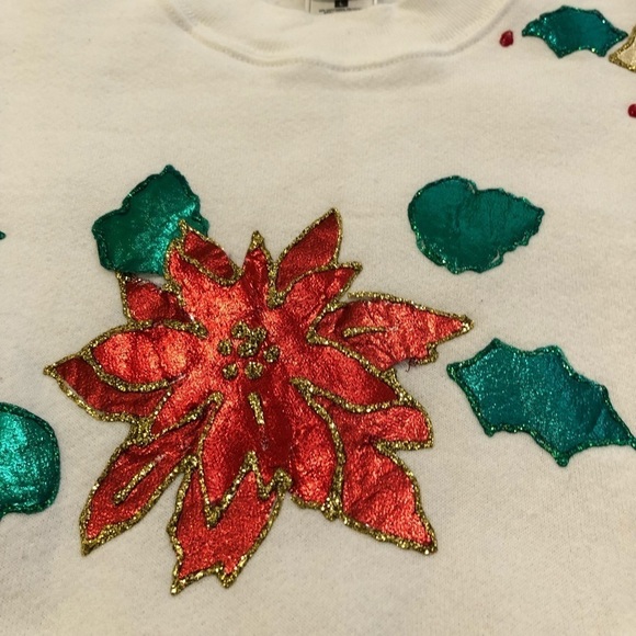Vintage Christmas white pointsettia sweatshirt - Picture 4 of 12
